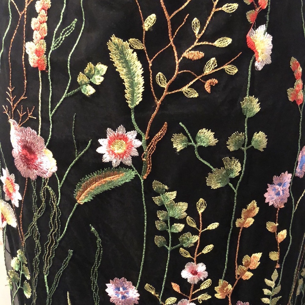 NWT Ecru Embroidered Dress - Picture 15 of 15